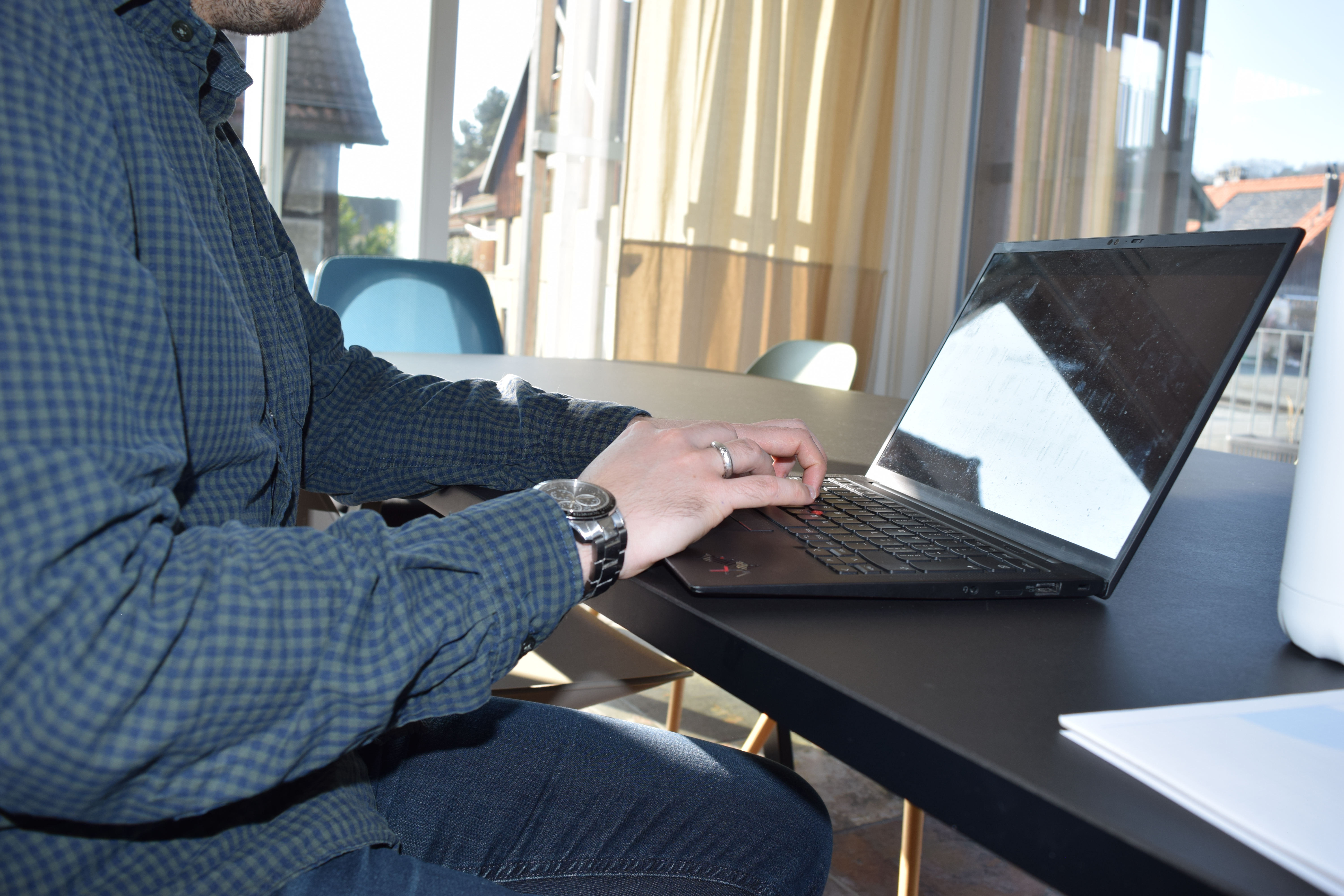 Tücken und Freuden des Homeoffice Tücken und Freuden des Homeoffice